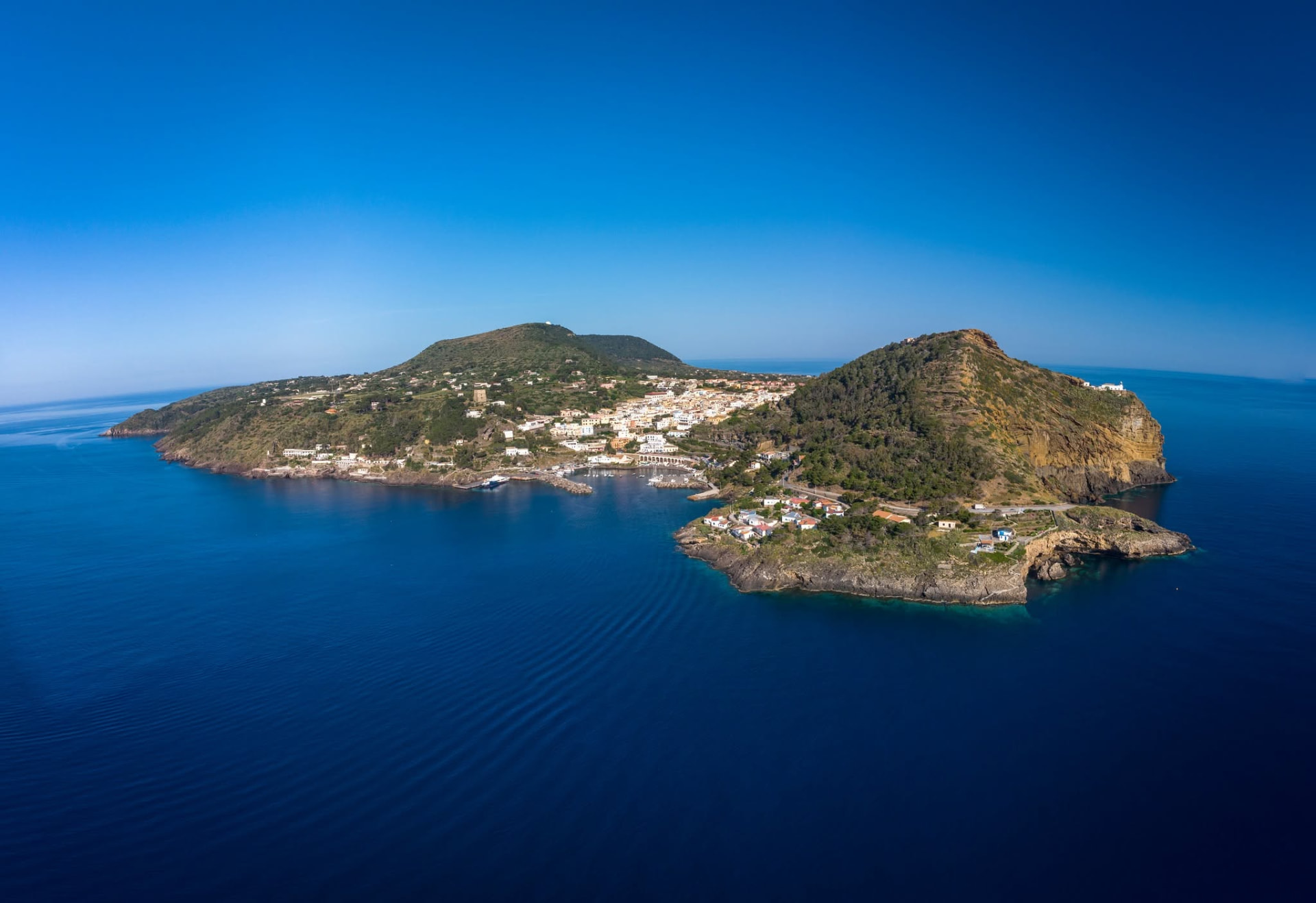 Veduta aerea di Ustica